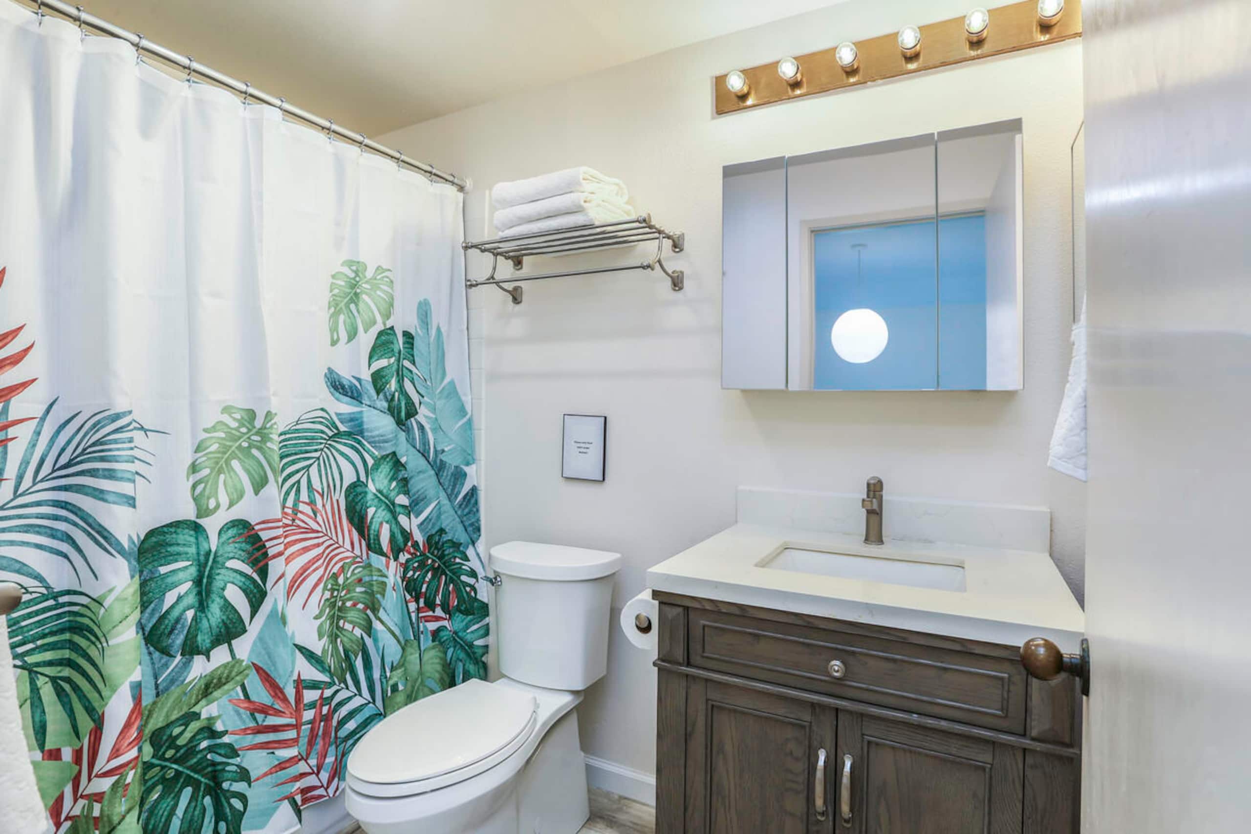 Townhouse in Princeville · ★4.98 · 2 bedrooms · 2 beds · 1 private bath - Image 13