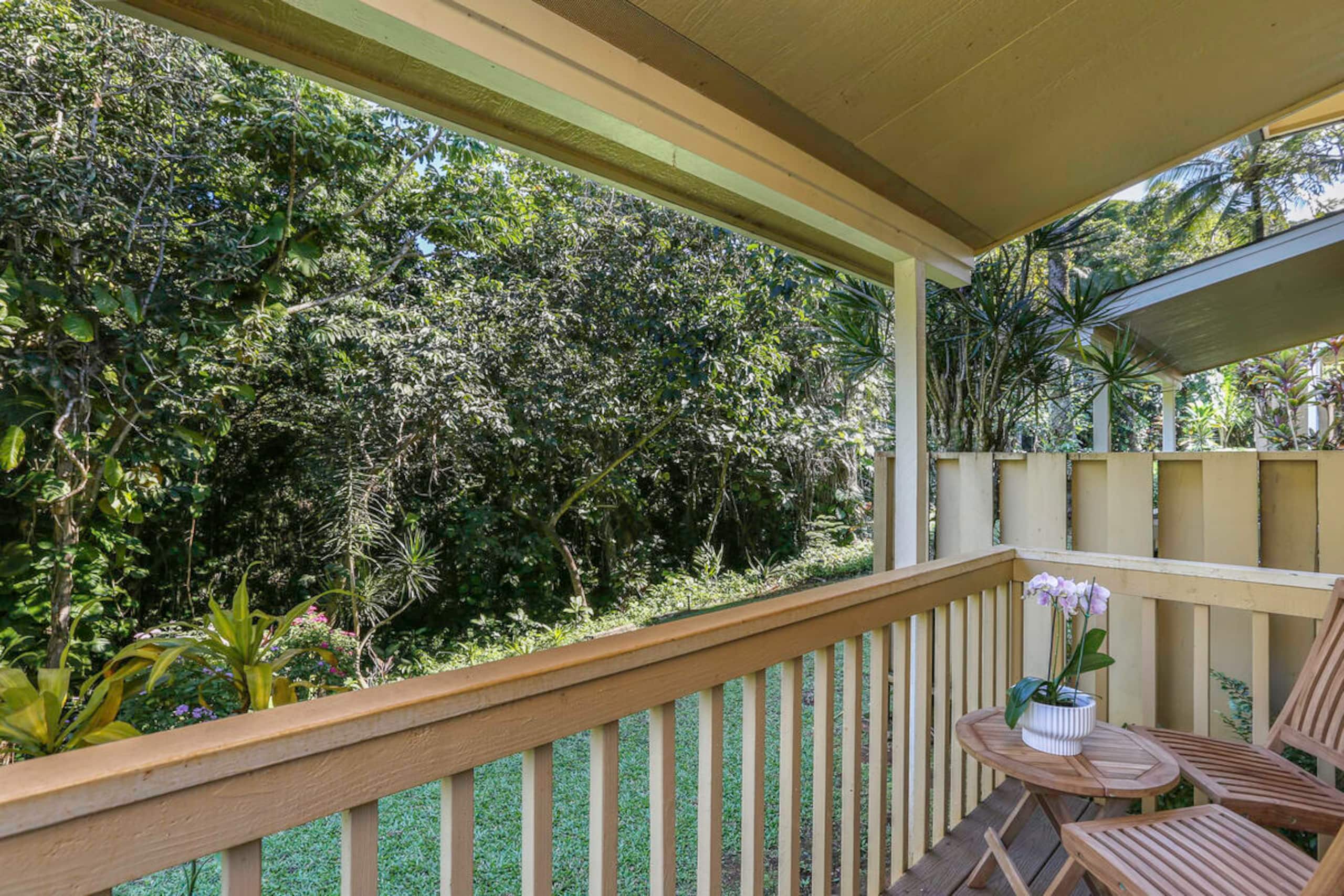 Townhouse in Princeville · ★4.98 · 2 bedrooms · 2 beds · 1 private bath - Image 14