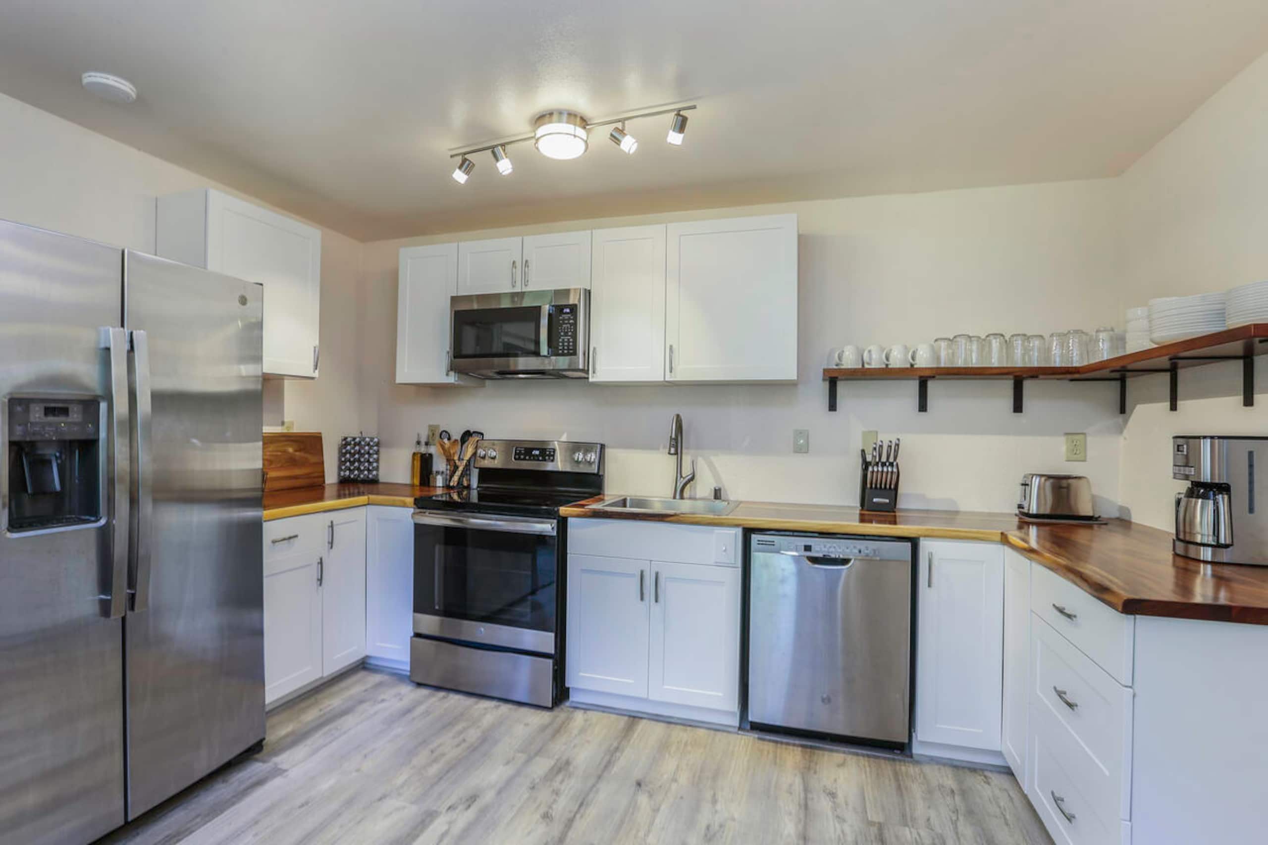 Townhouse in Princeville · ★4.98 · 2 bedrooms · 2 beds · 1 private bath - Image 3
