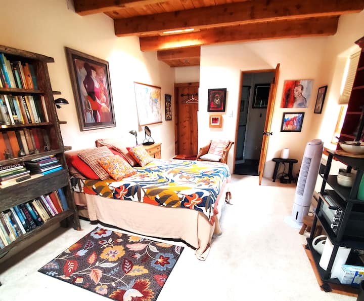 Colorful, cozy, comfortable en suite in Santa Fe Houses for Rent in