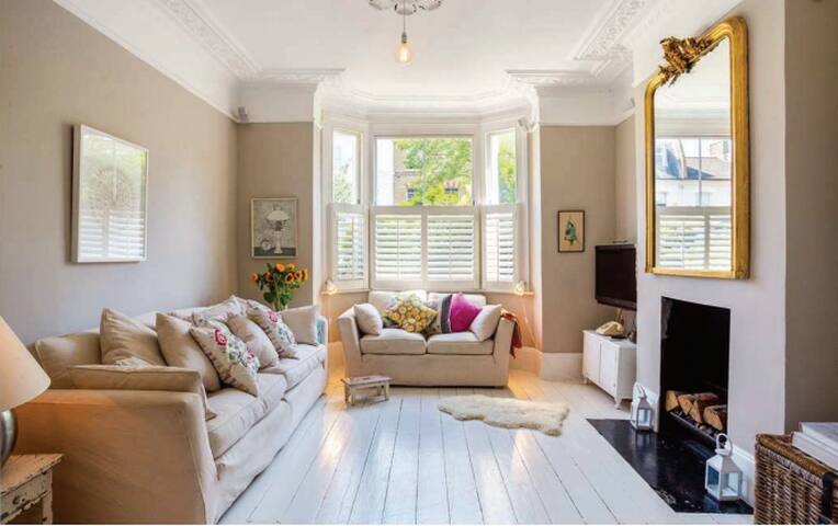 Beautiful Stylish quiet family home gallery image 3