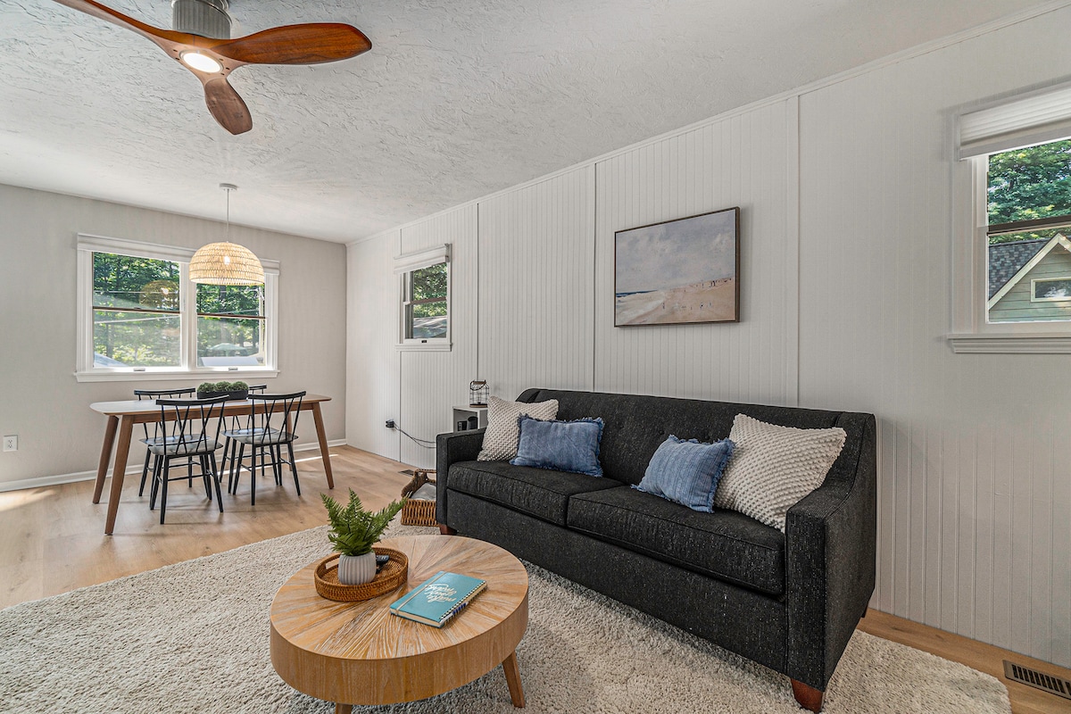 Sebule ya juu yenye sofa ya Tempur Pedic ya kuvuta