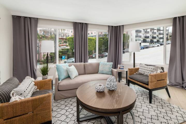 Best location @ La Jolla village, Ocean view.