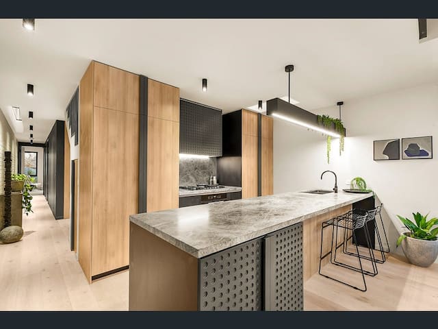 Beautiful modern inner city abode