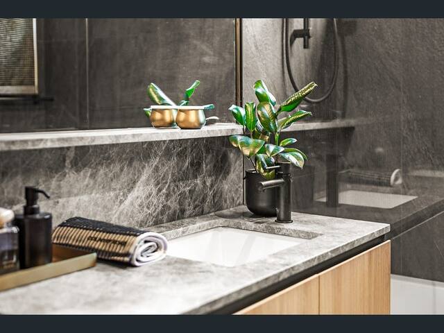 Beautiful modern inner city abode gallery image 4