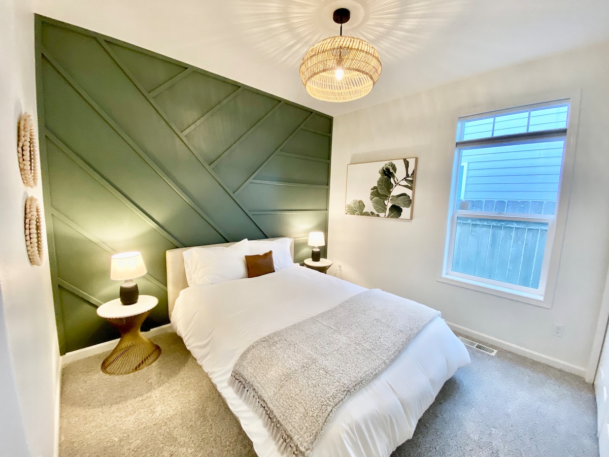 ห้องนอน 3 มีเตียงควีนไซส์สะดวกสบาย 