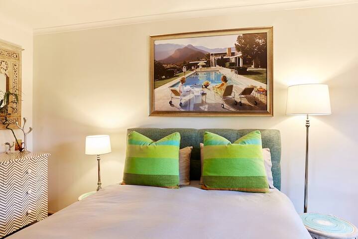 Rose Cottage – Right in town