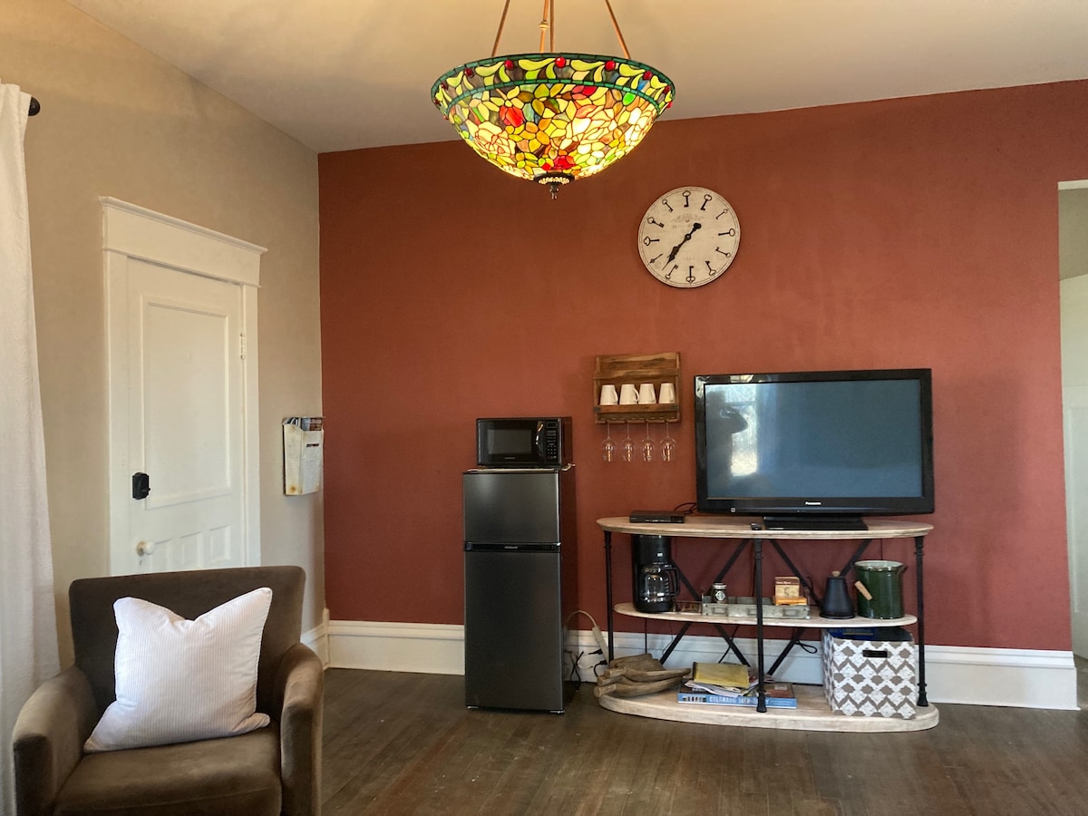 Successful Airbnb property: Historic Farm in Boulder County
