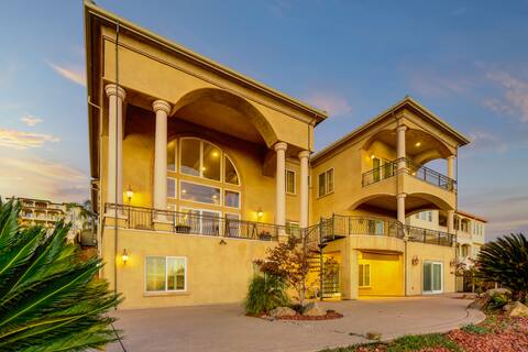 Luxury Villa At the Hill.