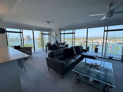 Top performing Airbnb: Simply Paradise in Surfers Paradise