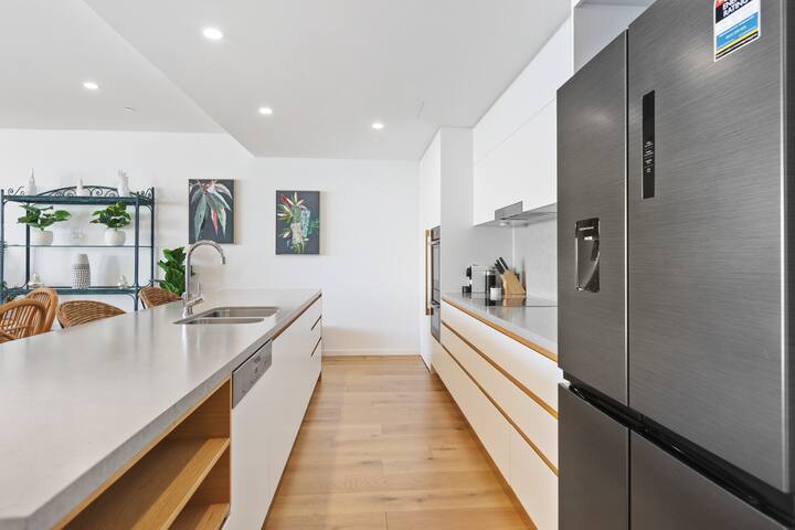 RISE Sunshine Coast – 3 Bedroom Superior Ocean gallery image 3