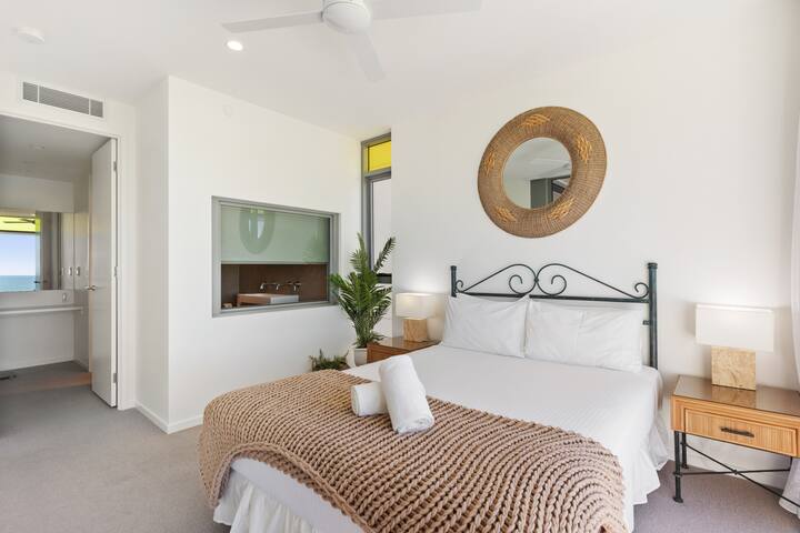 RISE Sunshine Coast – 3 Bedroom Superior Ocean gallery image 5