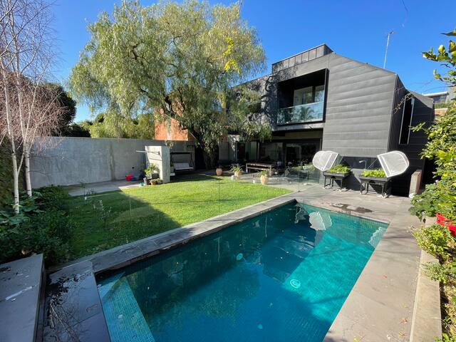 Modern house near beach gallery image 3