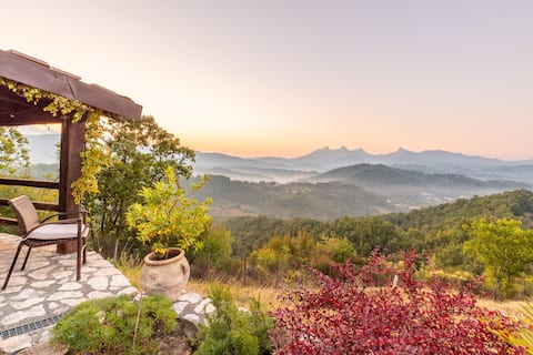 Villa Lunivola, for max 12 pax and panoramic pool