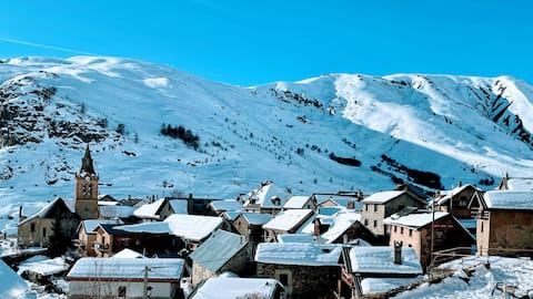 Chazelet 12 people, all comforts – Terrace with Meije view