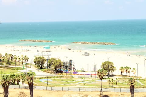 1st Line Beach View; Food & Pool Option. Massage.
