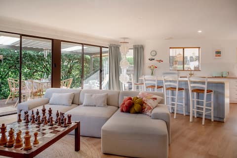 Little Norma: a little beachpad with lots of style