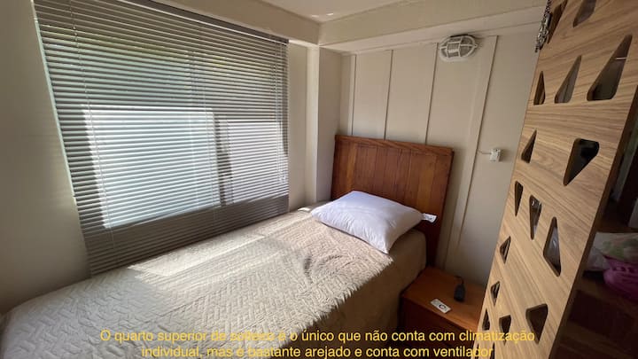 Jednolôžková izba, horné poschodie.