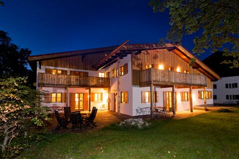 Boutique Apartment with Garden Access - LM2