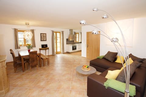 Luna Mia 3: Spacious Apartment Near the Castles