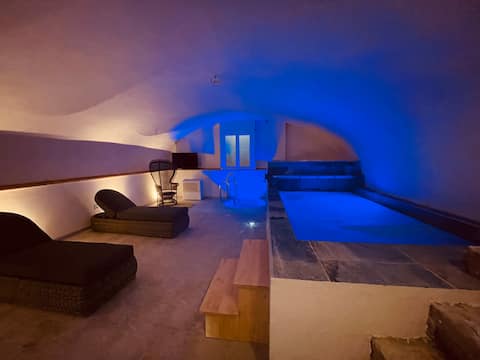 Character apartment with hot tub