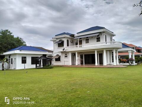 Promotion Price Rm 990 Shangrila Luxury Bungalow