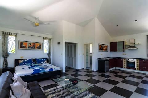 Quiet retreat in lush tropical scenery