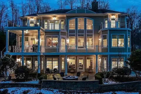 Incredible Lake Gaston 8 Bedroom, Boat included*