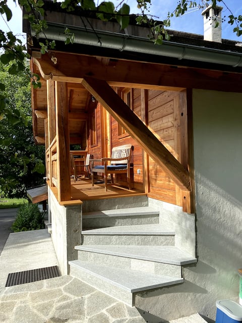 Annonce Airbnb populaire: Cozy Larch Cottage Apartment à Risoul