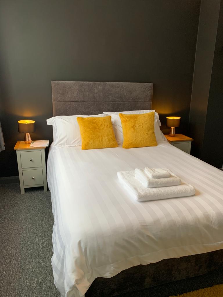 Room 4, On The Square Market Rasen. Hotels for Rent in Lincolnshire, England, United Kingdom