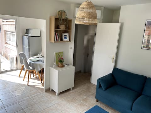 Successful Airbnb property: Apartment on the golf course with a quiet pool in Gujan Mestras