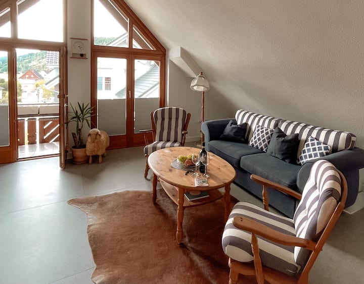 Gemütliche Dachgeschosswohnung Mit Balkon - Lenzkirch