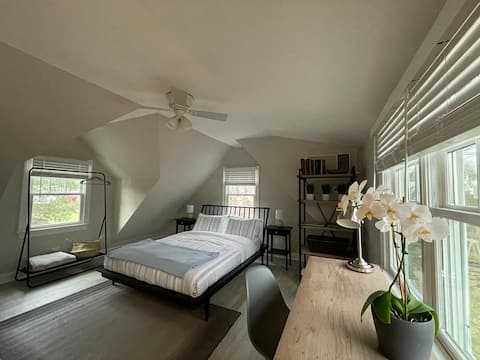 Sunny Fairfield Studio Apartment