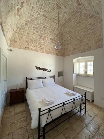 Trulli Terrarossa with private pool gallery image 4