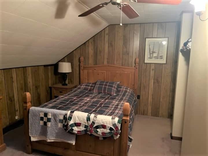 El dormitorio principal es el ángulo opuesto