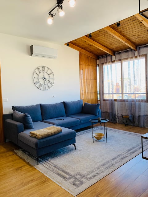 Successful Airbnb property: Top Floor Apartment With Amazing City View in Njësia Bashkiake Nr. 1