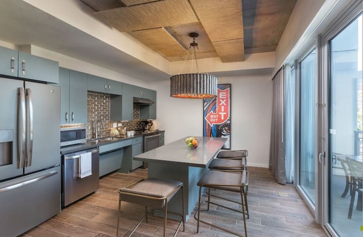 Austin: 2 bedroom resort, sleeps 6 gallery image 3