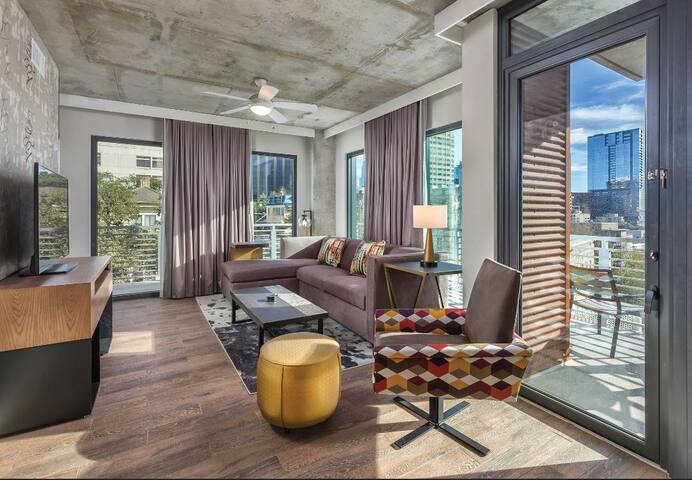 Austin: 2 bedroom resort, sleeps 6 gallery image 2