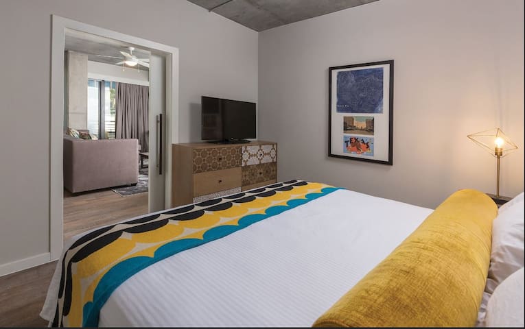 Austin: 2 bedroom resort, sleeps 6 gallery image 5