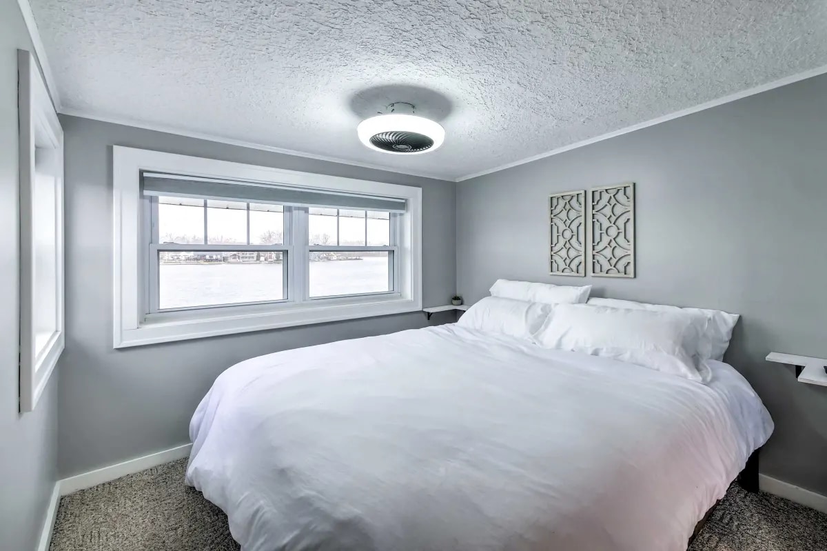 加大双人床卧室1 |湖景