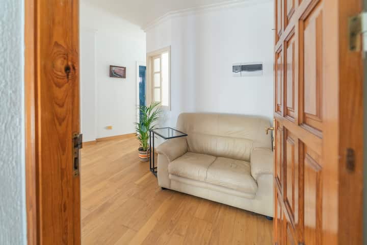 Ubicación Excelente, Casa Con Terraza En El Centro - Gran Canaria