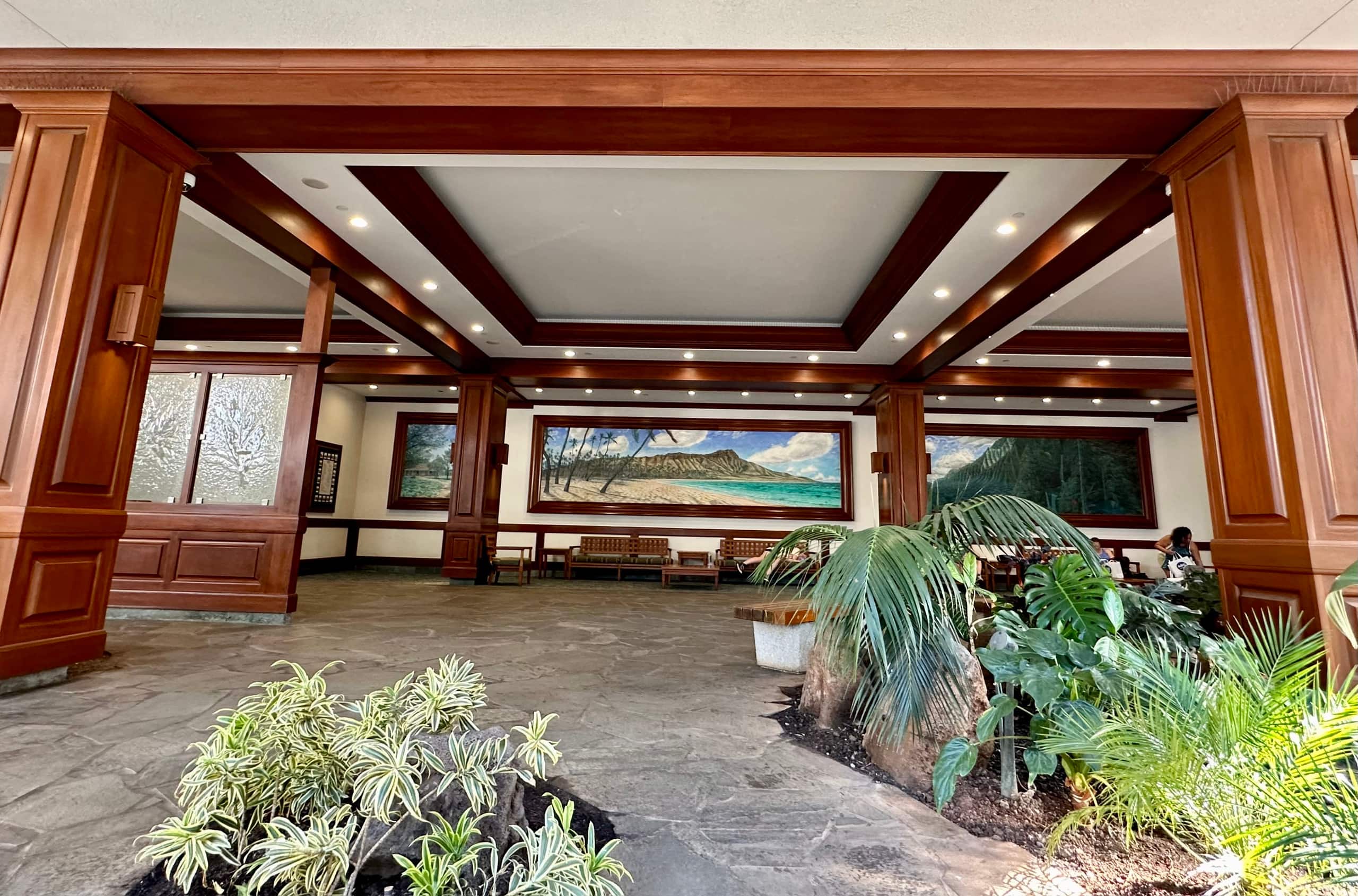Kingsize bed | near Waikiki beach | Free Parking! - Image 29