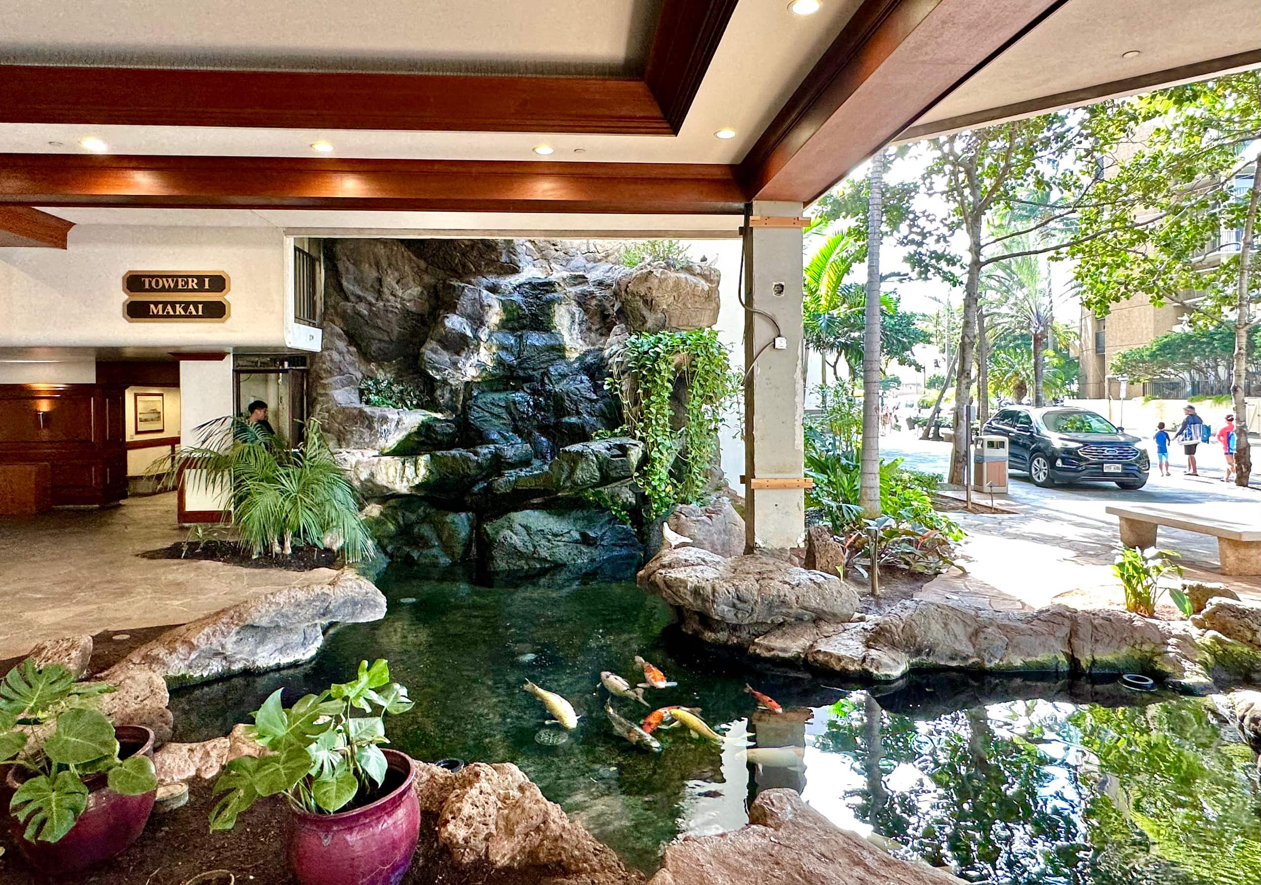 Kingsize bed | near Waikiki beach | Free Parking! - Image 27