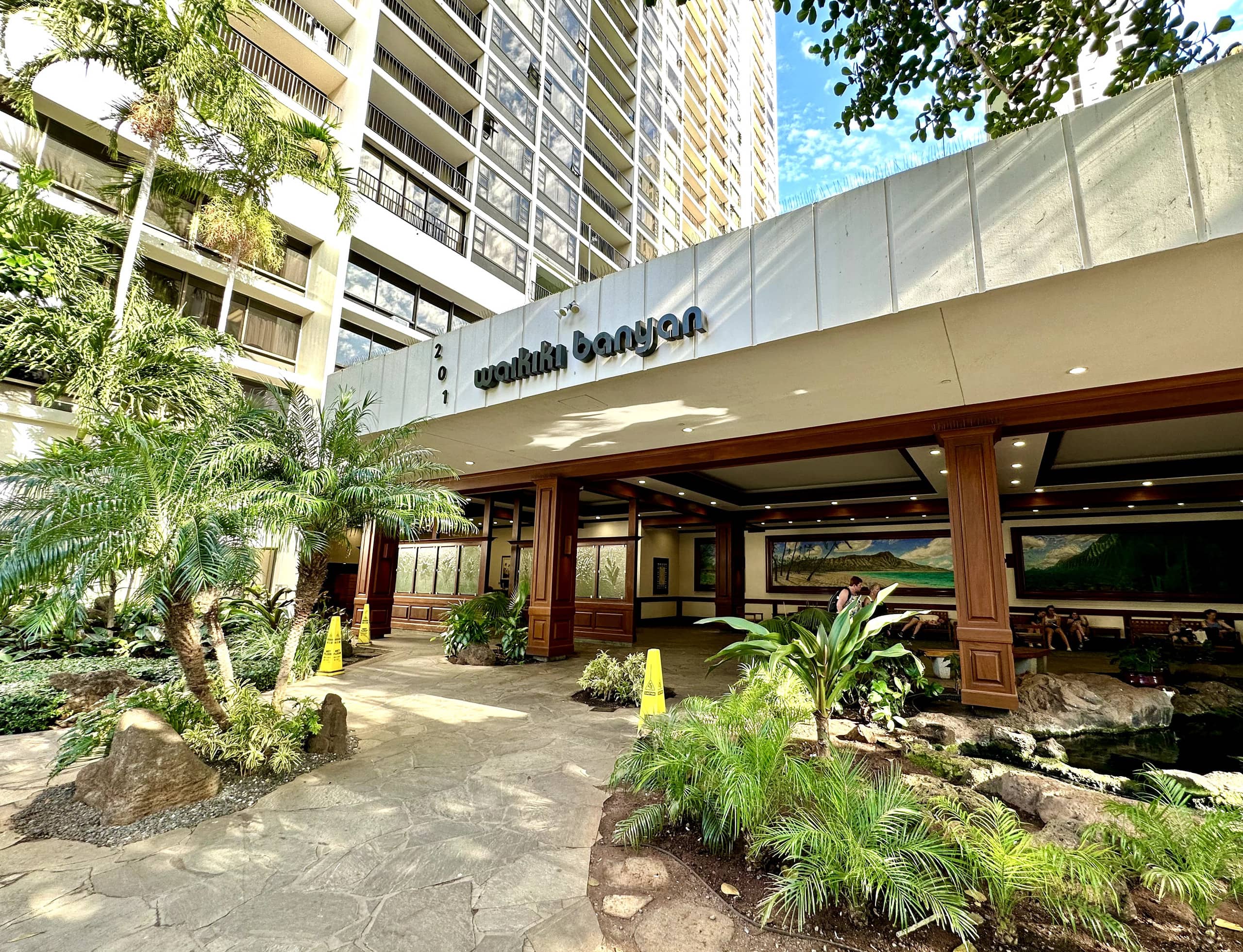 Kingsize bed | near Waikiki beach | Free Parking! - Image 26