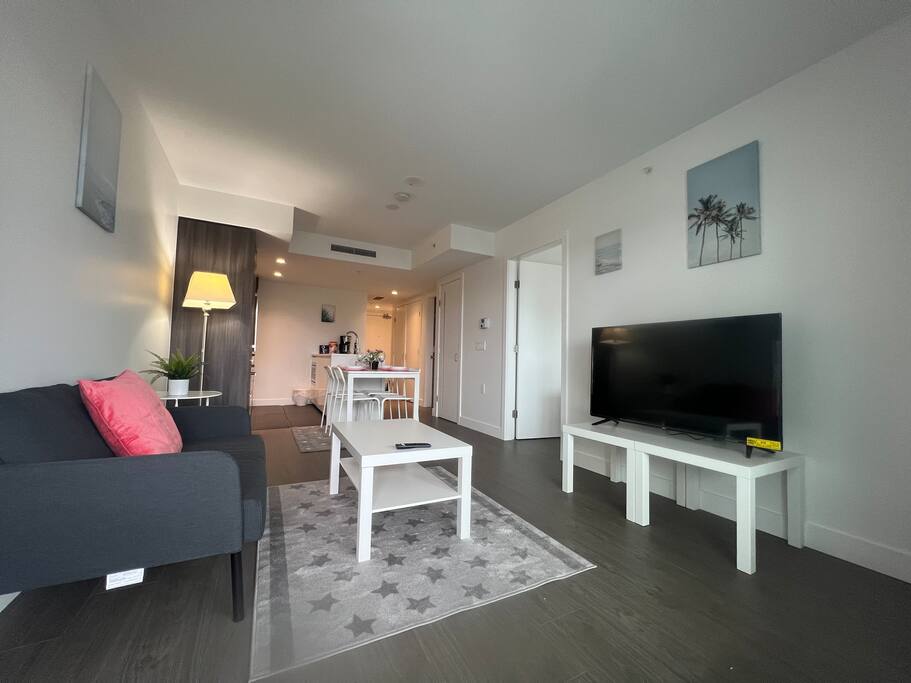 Richmond centre Brand new 2beds 2 bath