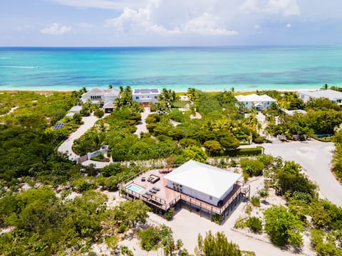 Villa Blu - A contemporary 3 BDR/BTH in paradise