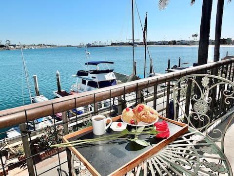 Naples Island Waterfront Beach House