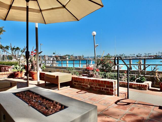 Naples Island Waterfront Beach House gallery image 2