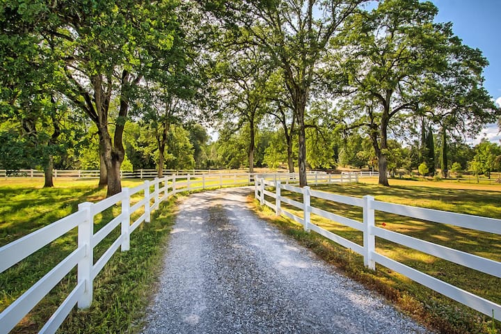 Redding Farmhouse Getaway