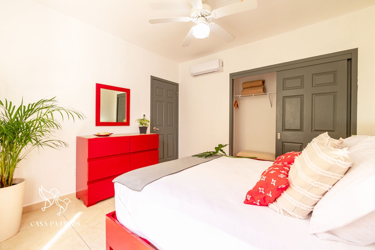 Има много място за личните ви вещи.